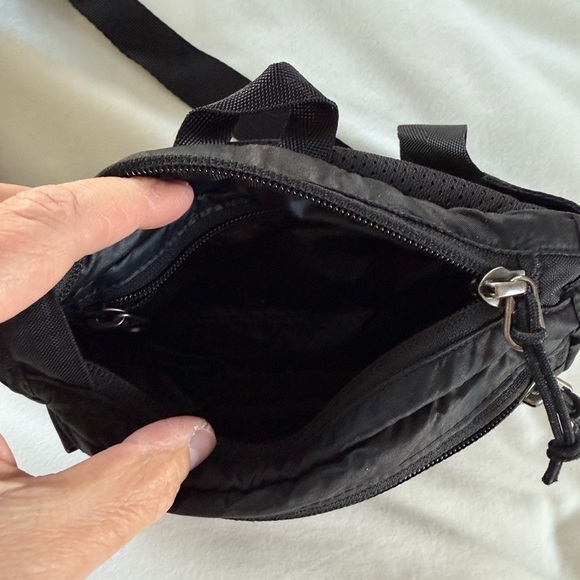 Patagonia Lightweight Travel Mini Hip Pack Black Belt Bag Unisex - Picture 7 of 16